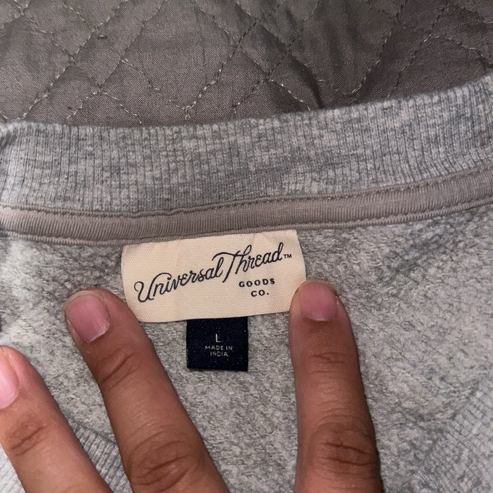 Universal Thread Women’s Bubble Hem Light Gray Sw… - image 5